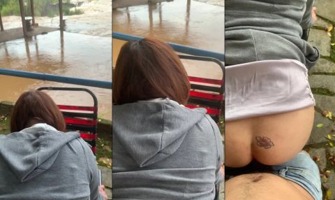 Uống cà phê ở quán ven sông anh cũng kéo lên chịch